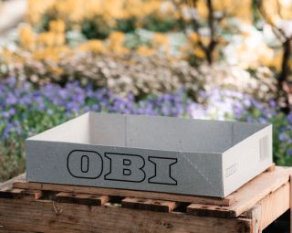 Pflanzentransportkarton von OBI aus 10% Rohrglanzgras (Foto Copyright: OBI)